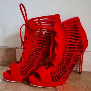 Red sandals with heel